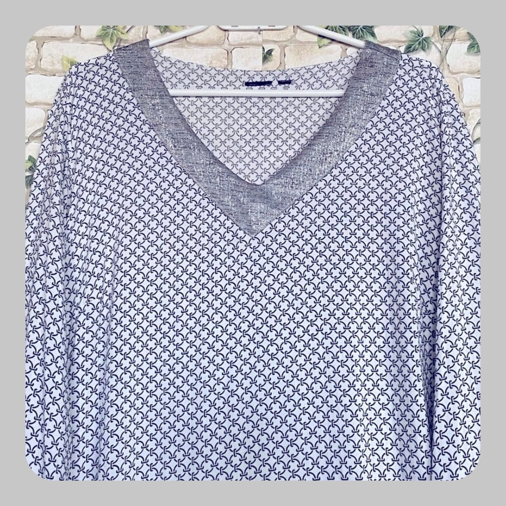 ‼️ 2 for $12 ‼️ AWESOME Blouse